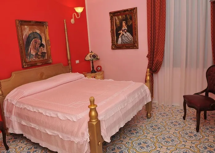 מלון דירות Roses 4*